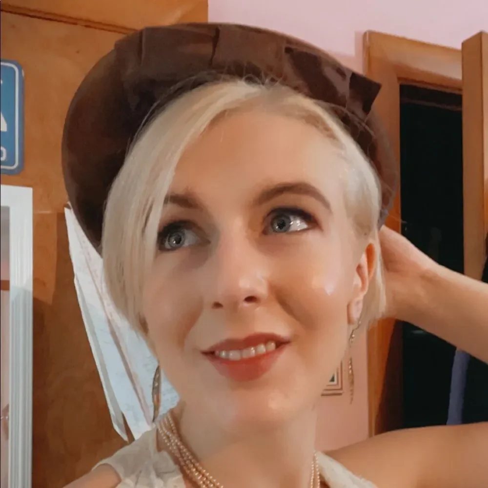 Vintage 1940s Bronze Satin Dish Hat with Golden Cloisonné Hat Pin - Picture 12 of 12